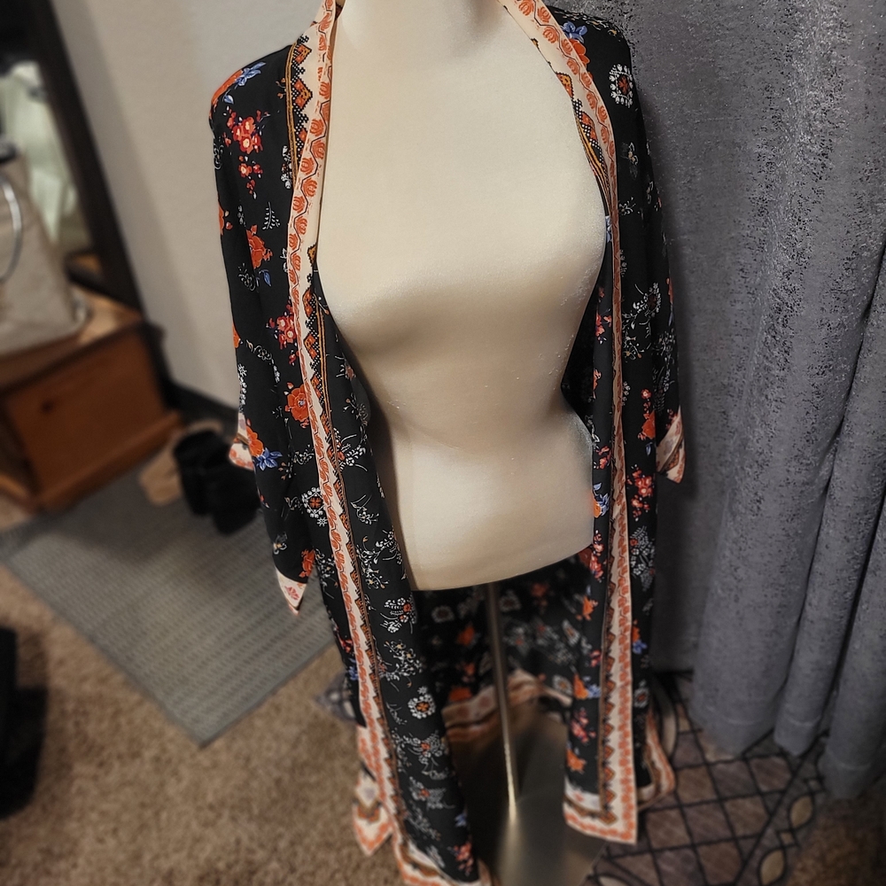Max Studio Black Floral Robe - Picture 13 of 15